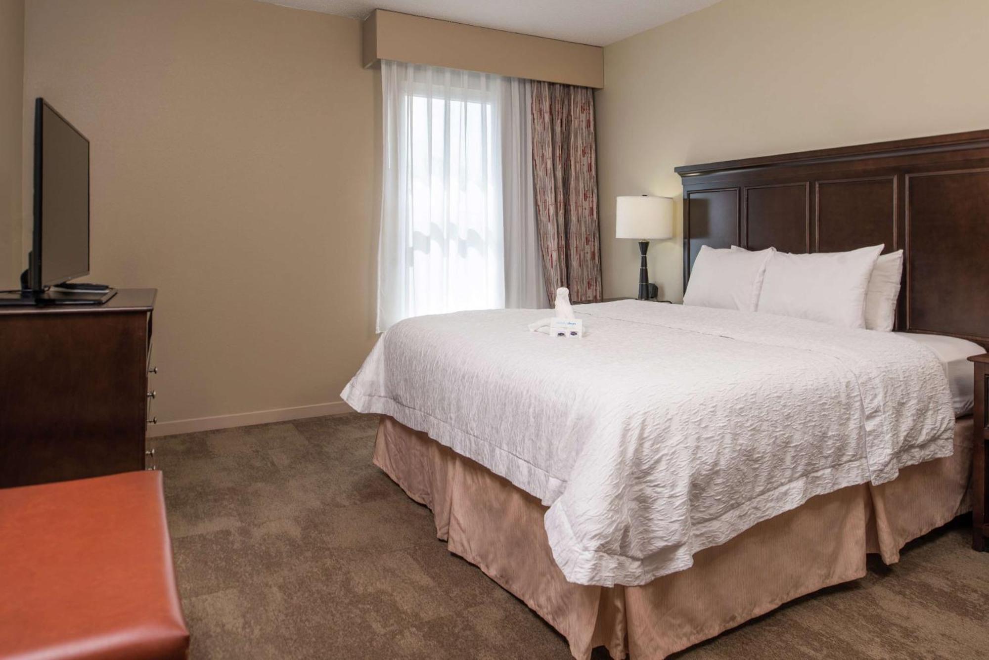 Hampton Inn & Suites Charlotte Arrowood Rd Exterior foto